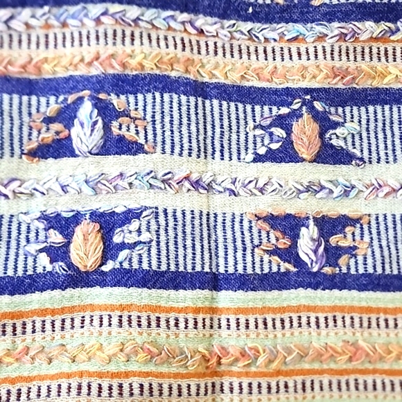 Scarf (New) - Picture 4 of 5